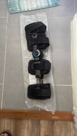 Knee brace in good condition. Cash only