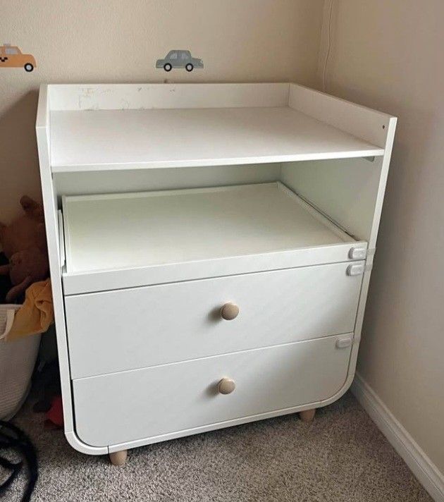 Myllra Baby Changing Table/Dresser