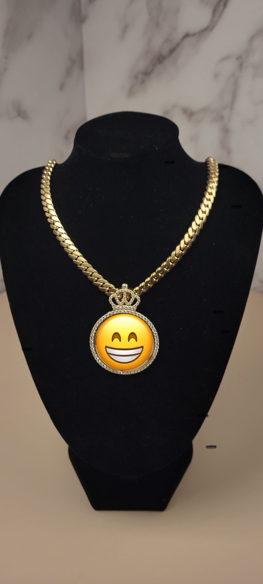 🔥🔥Solid 10KT Yellow Gold Chain with 14kt Gold Photo Medallion🔥🔥