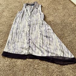 SimplyVera VERAWANG  Made in hilippinas.  Women Summer  Size L  Short dress  40 “ tall with bags on the sides  100% POLYESTER EXCLUSIVE OF DECORATION