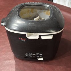 T-fal UNO deep fryer with basket