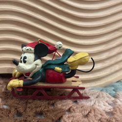 Disney - Jim Shore Mickey Mouse Sledding Ornament – One-Legged Disney Traditions