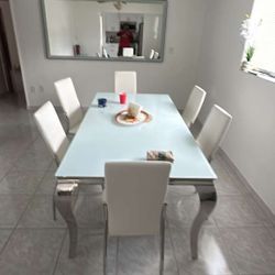 Juego de Comedor De 6 Sillas. Ask For Price 