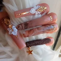 Nails 