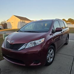 2012 Toyota Sienna LE