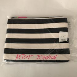 Betsy Johnson Hand Bag