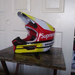 Fox Supreme Dirtbike Downhill Mtb Honda Helmet !
