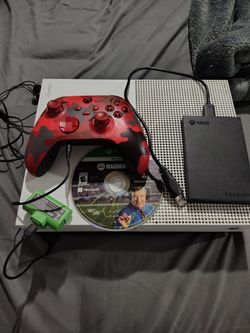 Xbox one s headset and controller