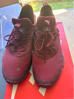 Nike Air Huarache Sneakers Size 11 - Burgundy/Maroon