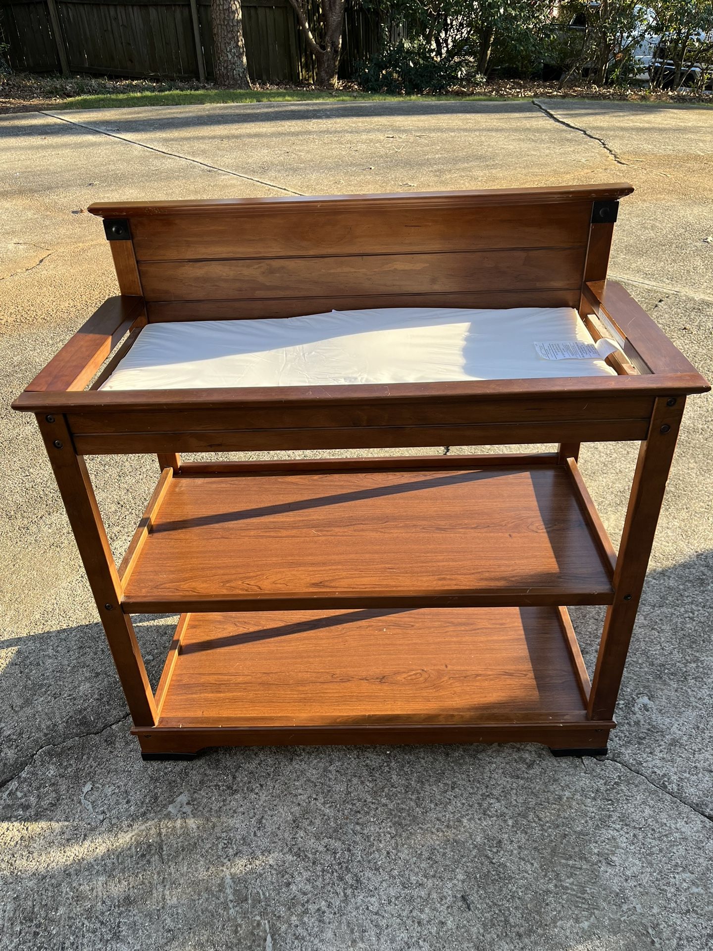 CHILD CRAFT CHANGING TABLE