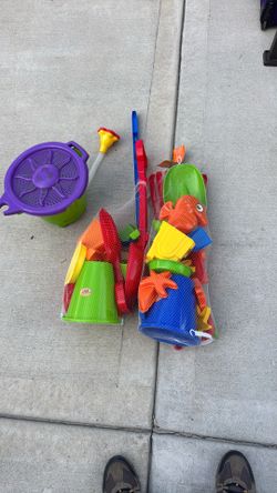 Sand play toys