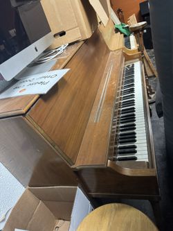 Free! Pianos