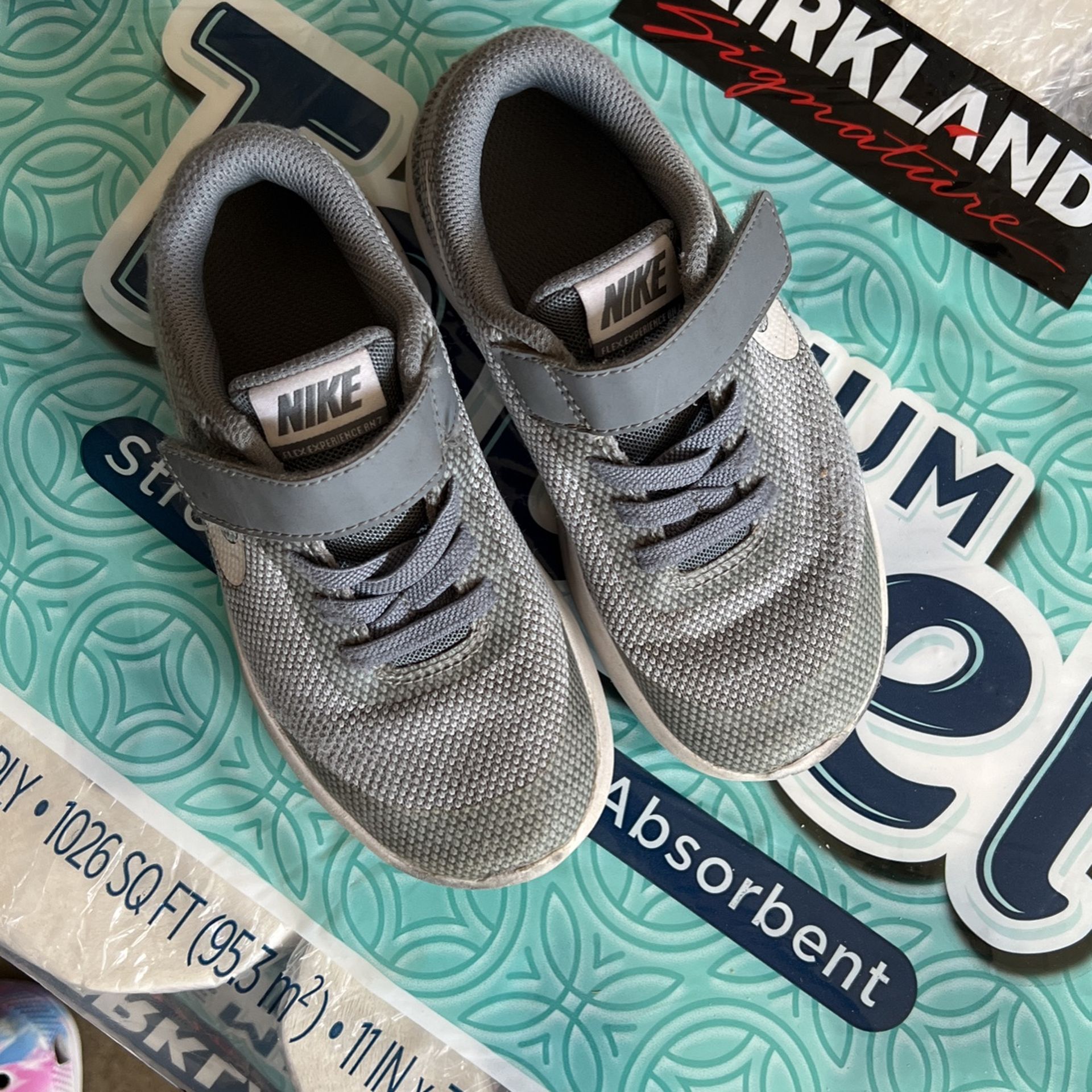 Nike Kids Shoes Size: 12.5C