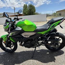 2024 Kawasaki Z500 Green