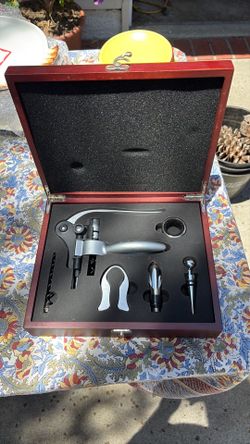 Outdoor Channel Wine opening Set