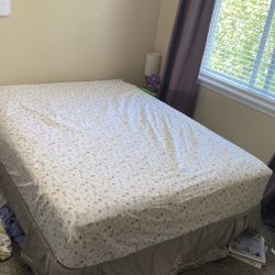 Mattress Ranch Queen bamboo mattress with boxspring and frame