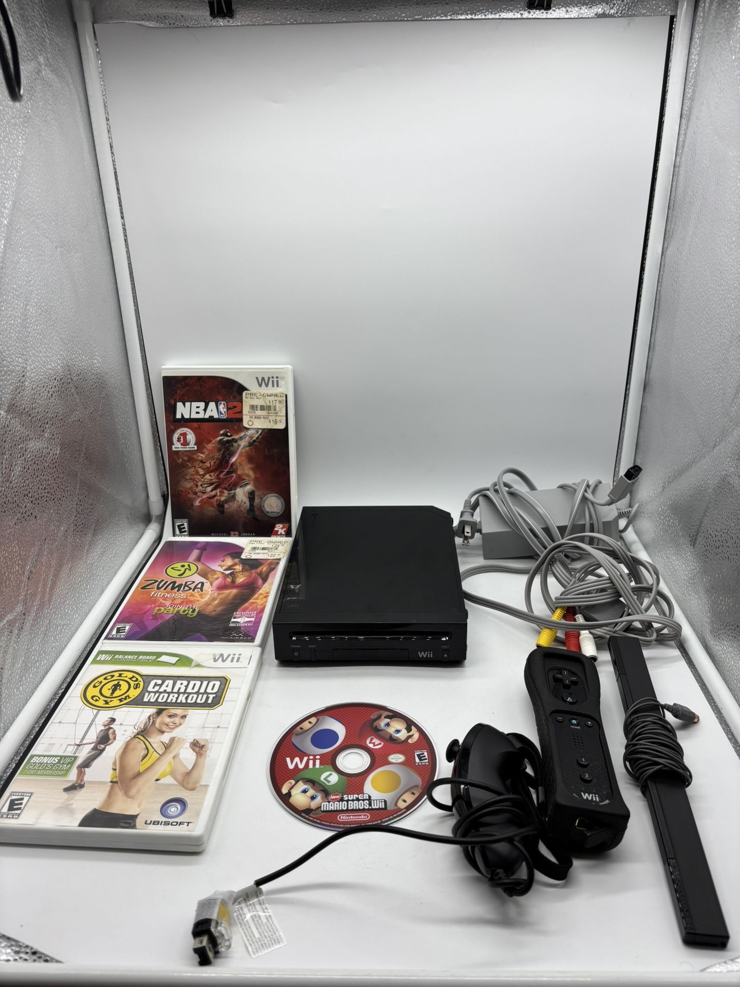 Nintendo Wii Holiday Bundle Black Console w/ New Super Mario Bros & More WORKS