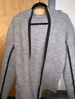 Men’s Lululemon Zip-Up Hoodie - SIZE MEDIUM