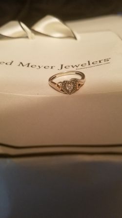Fred Meyer Jewelers Woman's Ring