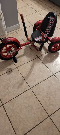 Triciclo marca mobo