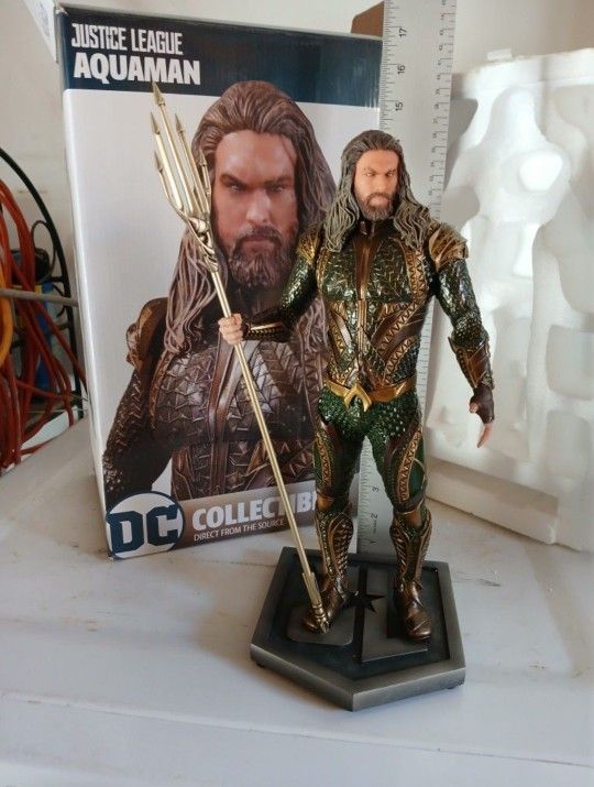 DC Collectibles Aquaman Statue