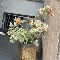 Gorgeous Faux Flower Vase Arrangement!