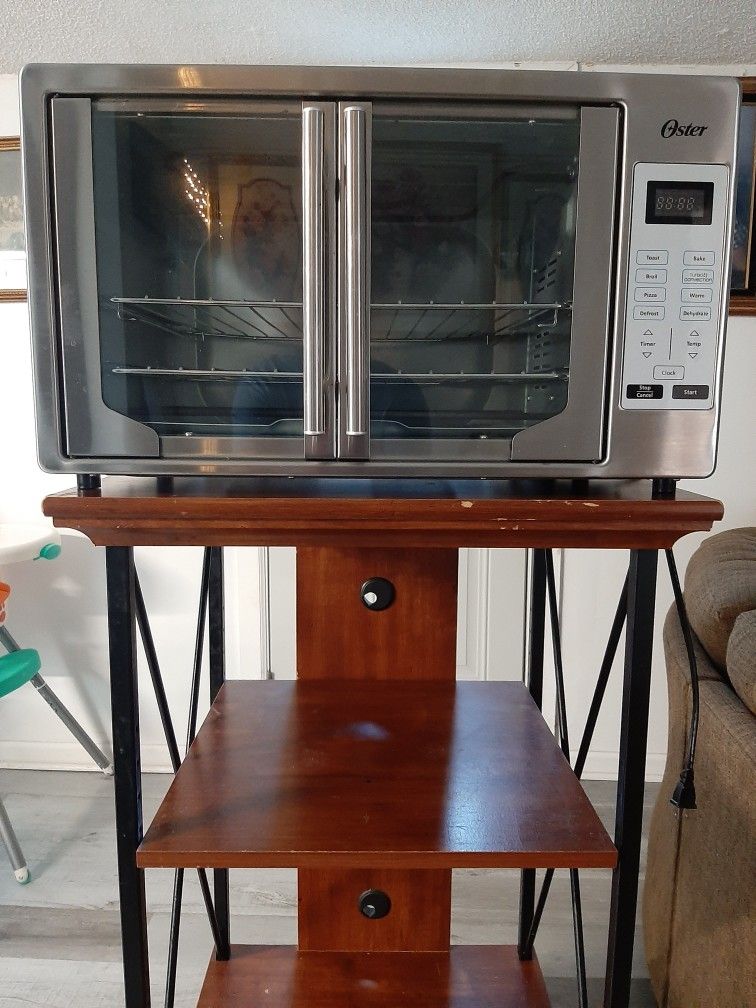Almost new extra large conventional oven in excellent condition  