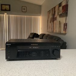 * SONY * HIGH POWER HIGH QUALITY STEREO RECEIVER . GREAT SOUNDING RECEIVER IN EXCELLENT CONDITION . MUST SEE TO APPRECIATE . 