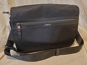 Michael Kors Messenger Bag