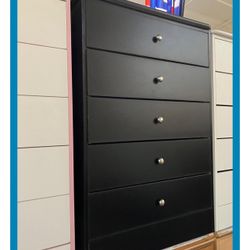 5 drawers dresser/ Five drawers dresser
