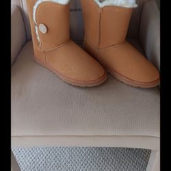 Women's Classic Mini Button Boots