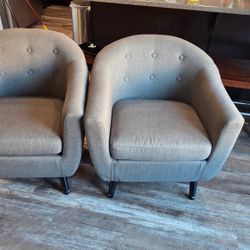 2 Living Room Chairs