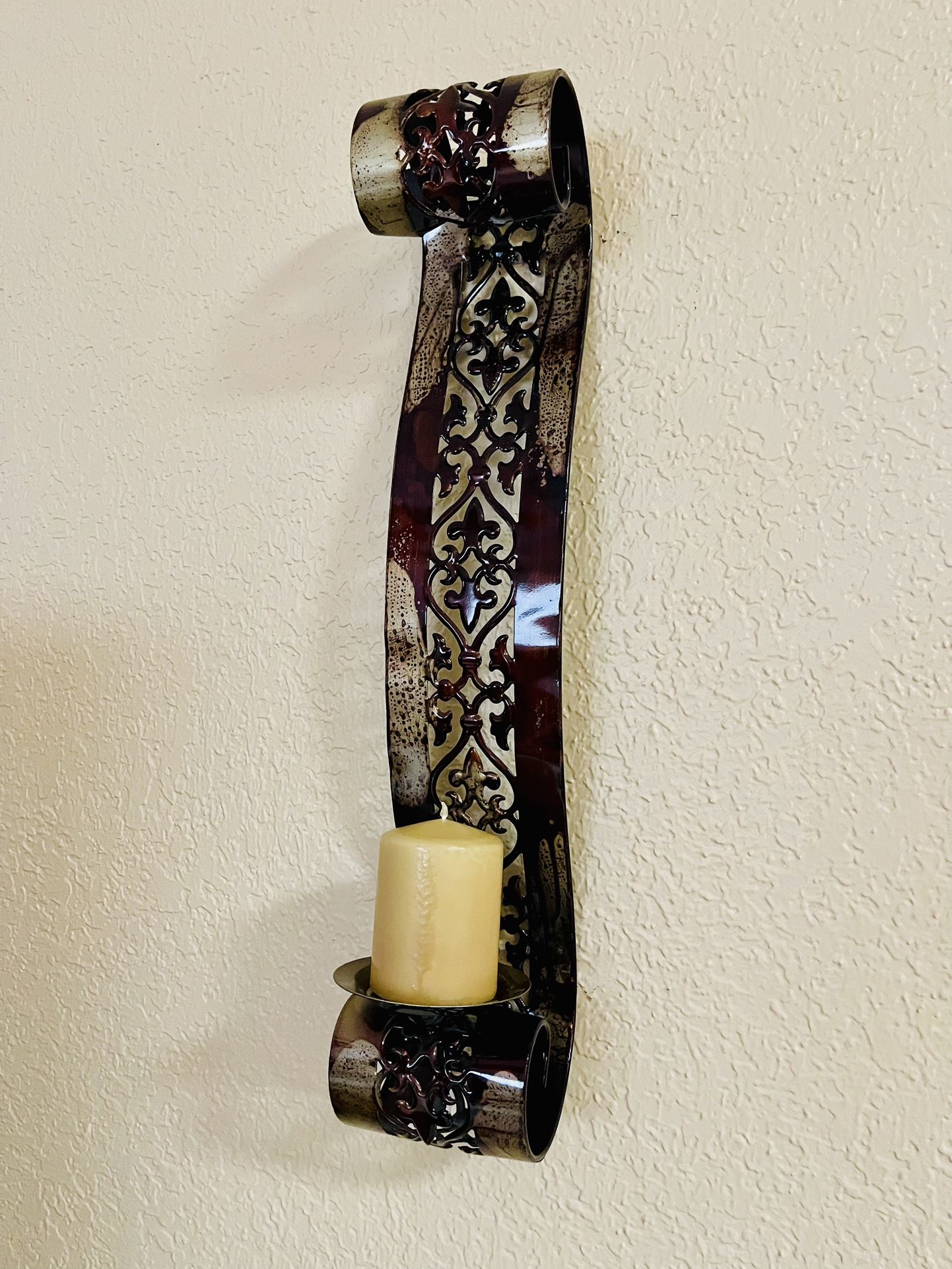 Wall Candle Holder (Set of 2)/ Set de Sostenedor de Velas de Pared (2)