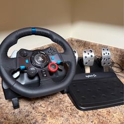 Logitech G29 Driving Force Steering Wheel and Pedals