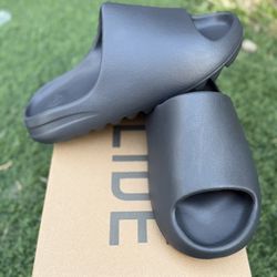 Yeezy Slide