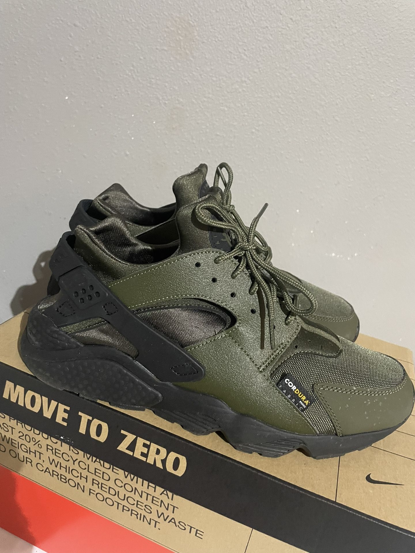 Nike Huarache Size 11