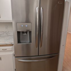Frigidaire Refrigerator 