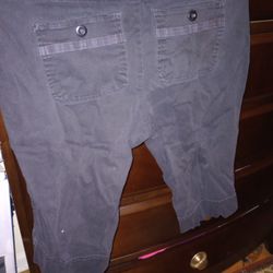 Jeans Capris Woman's Gloria Vanderbilt 8 Petite Black