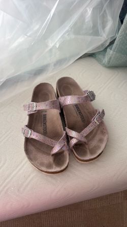 Women Birkenstock pink color sandals size 39 used a few times only