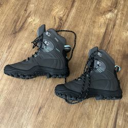 BRAND NEW Hiking Boots Women Size 7