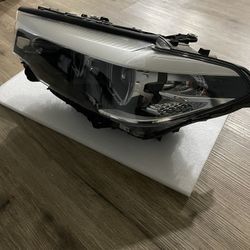 2020 BMW 530i G30 Active Headlight