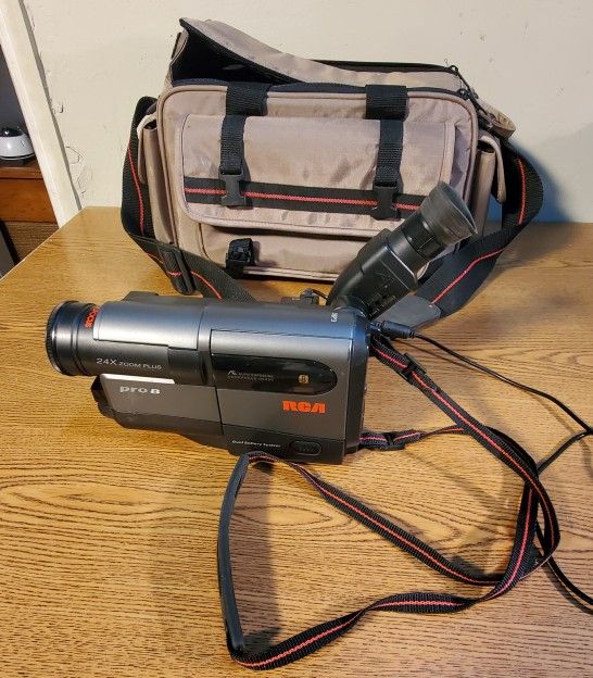 RCA PR0846 8mm Camcorder Video Camera kit. Works