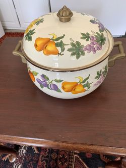 Dishes Or Pot In Good Condition 