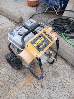 DeWalt 4400 PSI Gas Pressure Washer new hose new gunsprayer