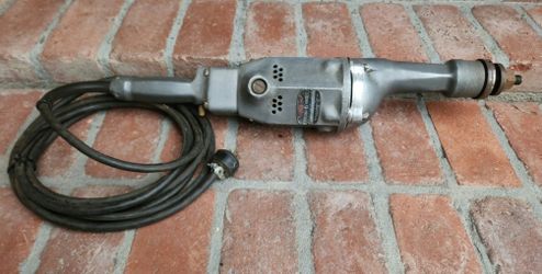 Black & Decker Grinder Portable 6" HD. Type G  8 Amps. 3800  Rpm.