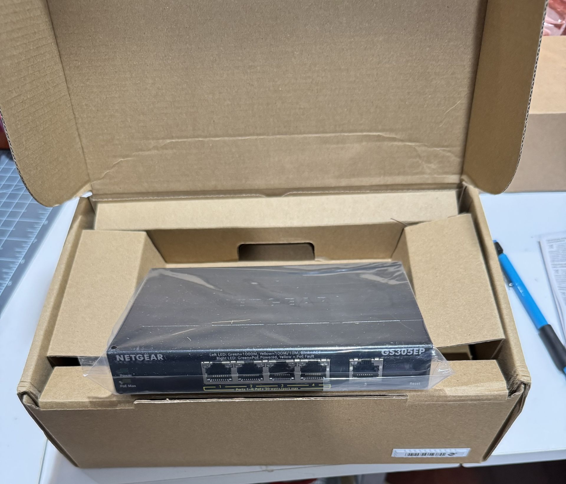 NetGear 20/200 Hub/minu Switch
