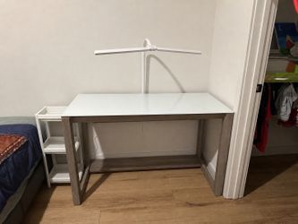Desk table