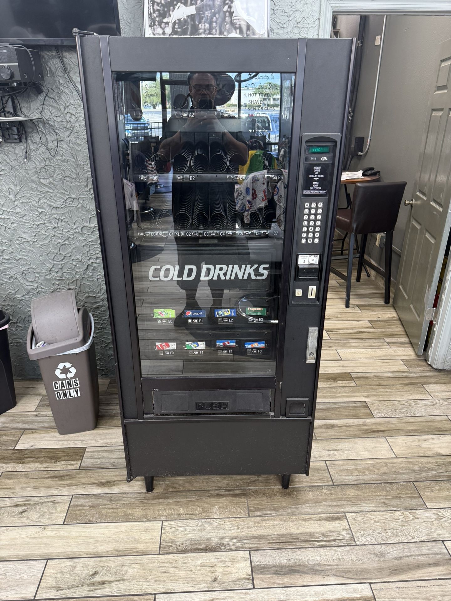 Snack Comb Vending Machine 