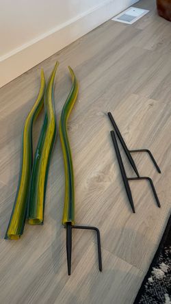3 Blown Glass Garden Art Water Grass ( brand new)