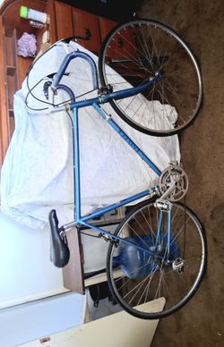 Vintage 1974 UNIVEGA SPORT TOUR 10 SPEED.